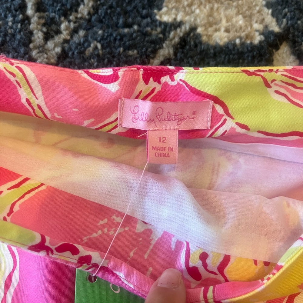 Lilly Pulitzer Lynnie Skirt in the "Hotty Pink Day Lilly" print. - Picture 3 of 4
